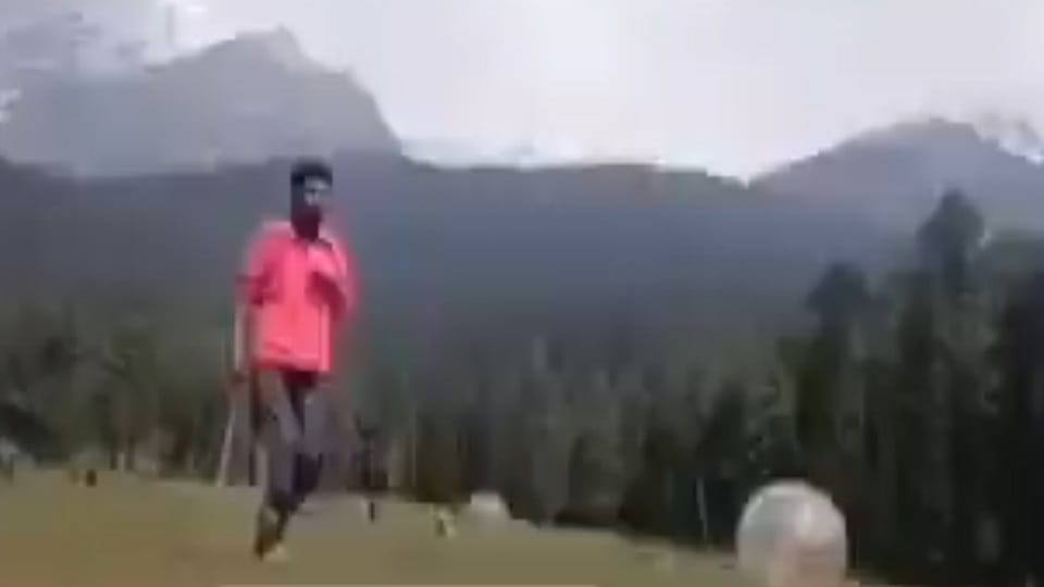 Pahalgam Attack Two most dangerous videos of attack Kashmiris seen helping amidst firing of bullets