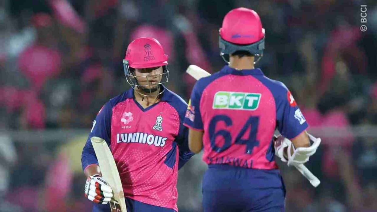 RR vs GT IPL Live Score: Rajasthan Royals vs Gujarat Titans Today IPL Match Scorecard Updates