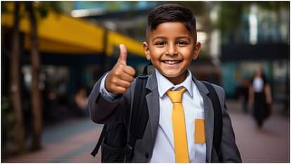 स्कूल जाता बच्चा
