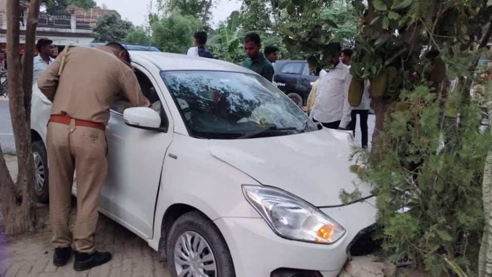Bike rider dies while son condition critical after being hit by car in Sitapur referred to Lucknow