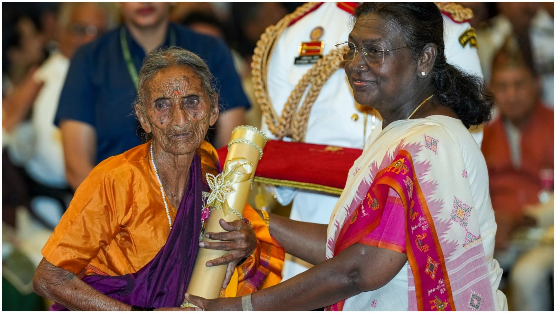 Padma Awards 2025 Who is 96 year old puppeteer bhimavva Doddabalappa Shillekyathara Got Padma Shri
