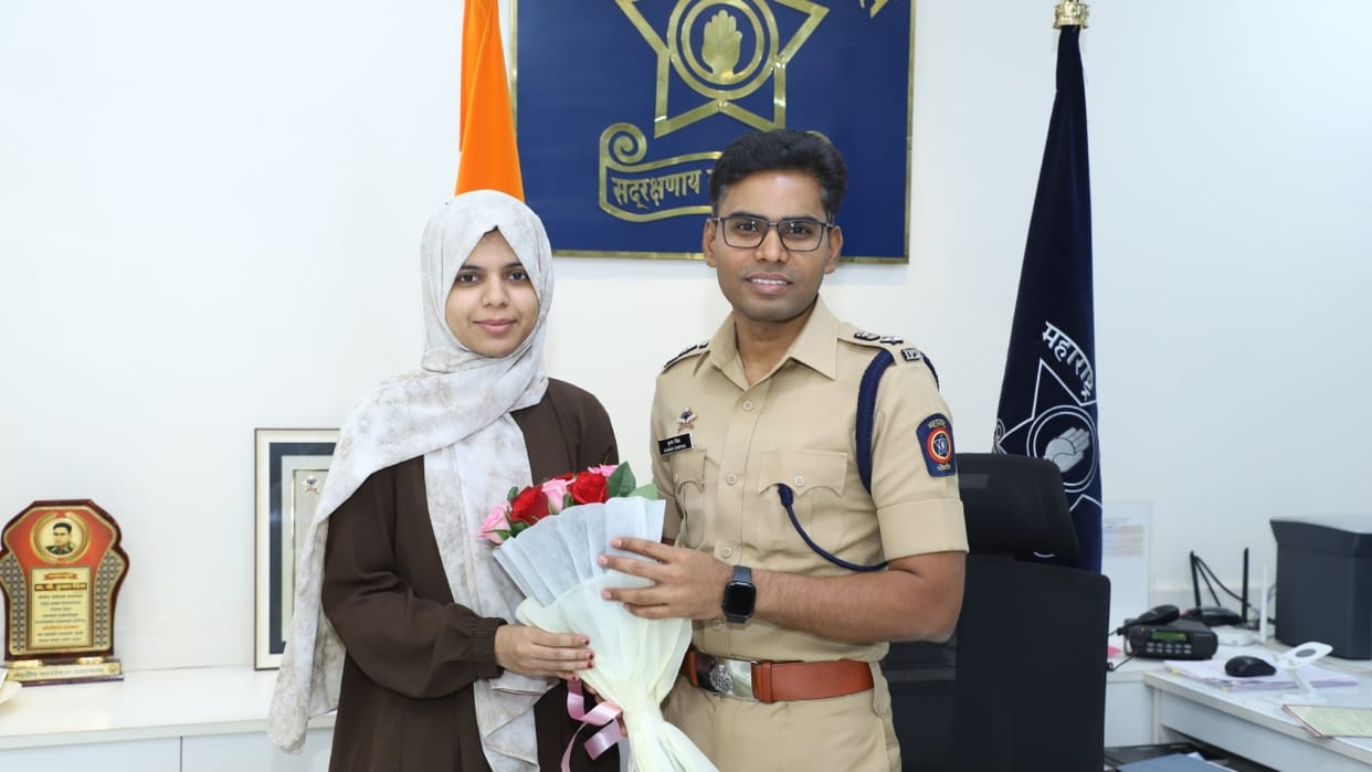 Meet Adiba Anam Maharashtra's First Muslim Woman IAS Officer Life Story in Hindi