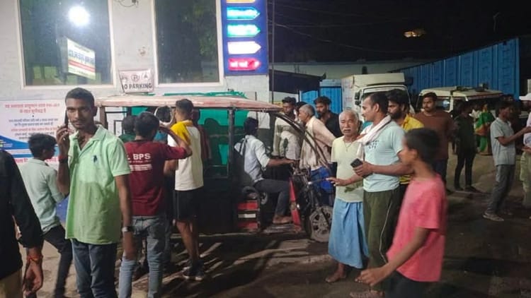 Bihar News: नवादा में नाबालिग की गोली मारकर हत्या, इलाके में तनाव, आक्रोशित लोगों ने सड़क पर जाम लगाया