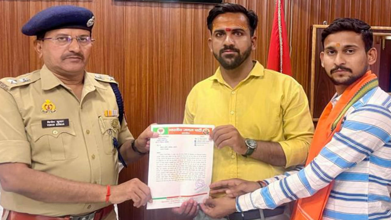 Kannauj: Complaint lodged against folk singer Neha Singh, accused of posting objectionable post