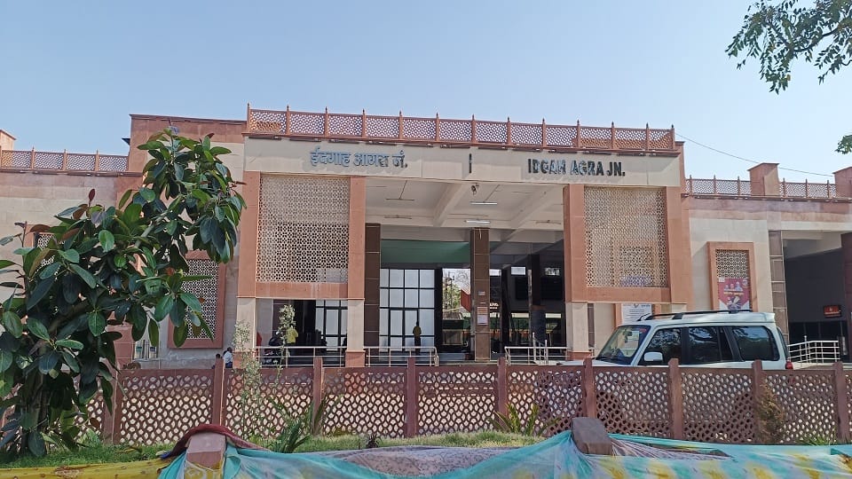 From July 24 trains will stop at Idgah railway station instead of Agra Fort