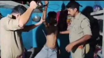 Chitrakoot A young man was hanging himself two UP police constables saved his life