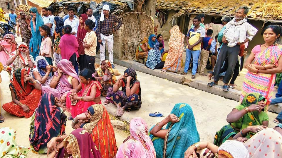 Kaushambi Tragedy Suddenly the mound collapsed then darkness fell before the eyes injured Suggan told the whol