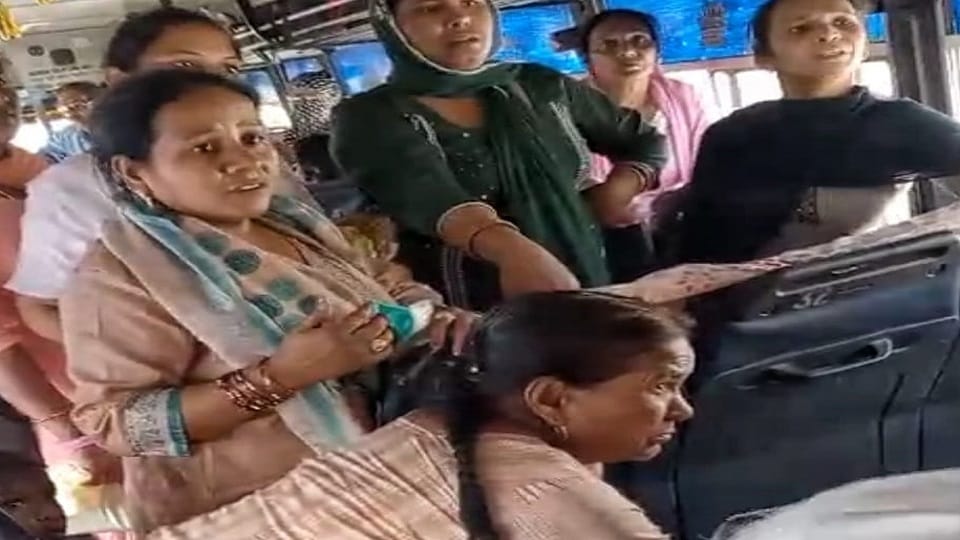Woman gave birth to a child in Punjab Roadways bus