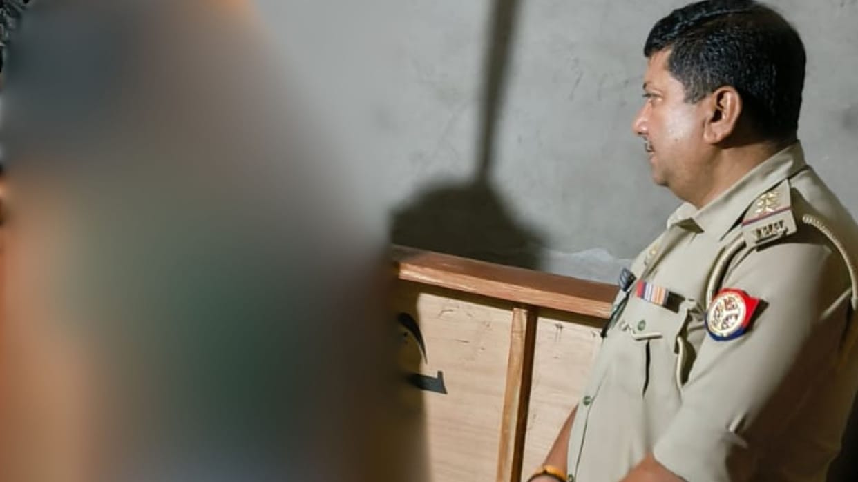 Young man committed suicide by hanging due to family issues in Azamgarh