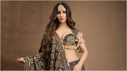 Mouni Roy recalls scary incident in hotel room says someone tried to open my room at midnight