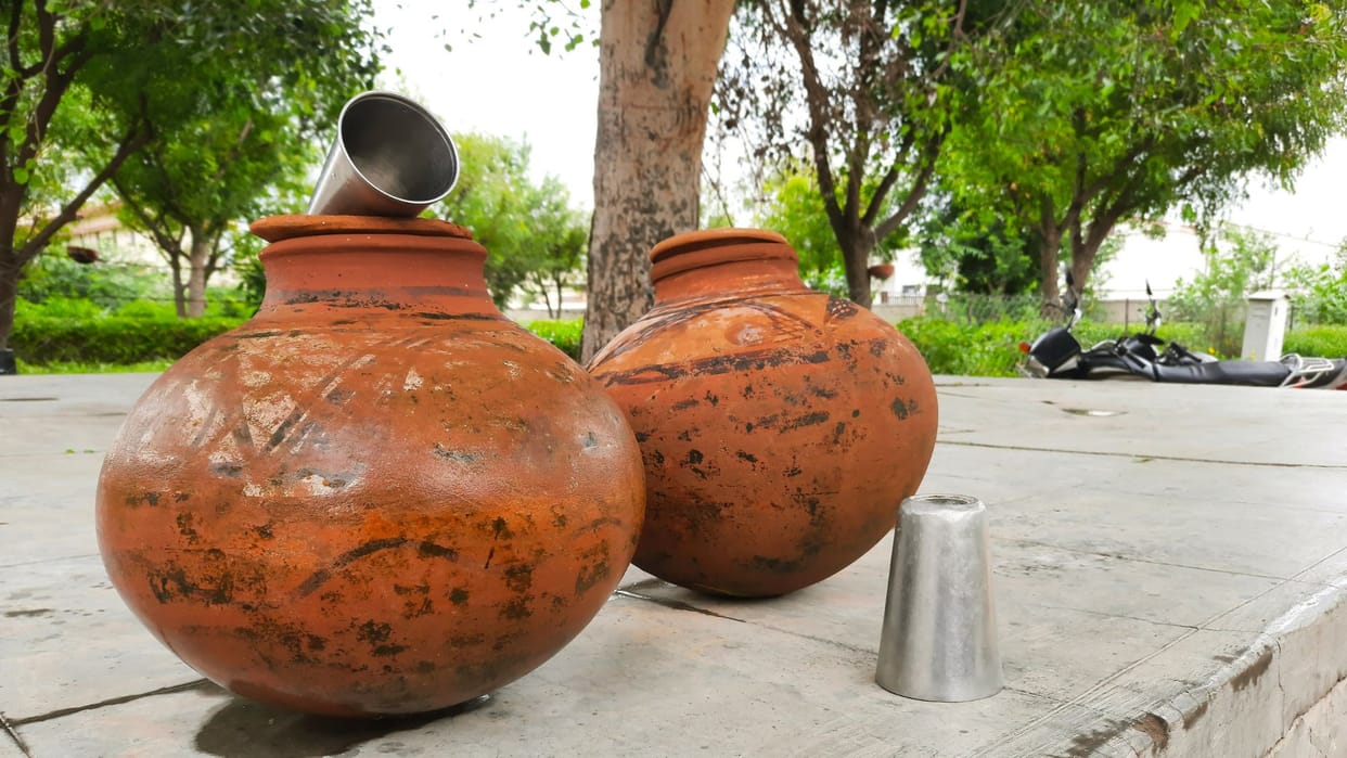 Clay pot vs Fridge water which is better Natural Tips to Keep Water Cold in Summer