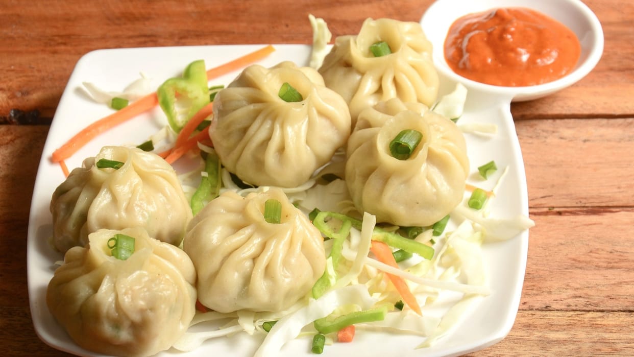 Street Vendor Fled After Taking Jewelry From Teenager On Pretext Of Eating Momos In Deoria