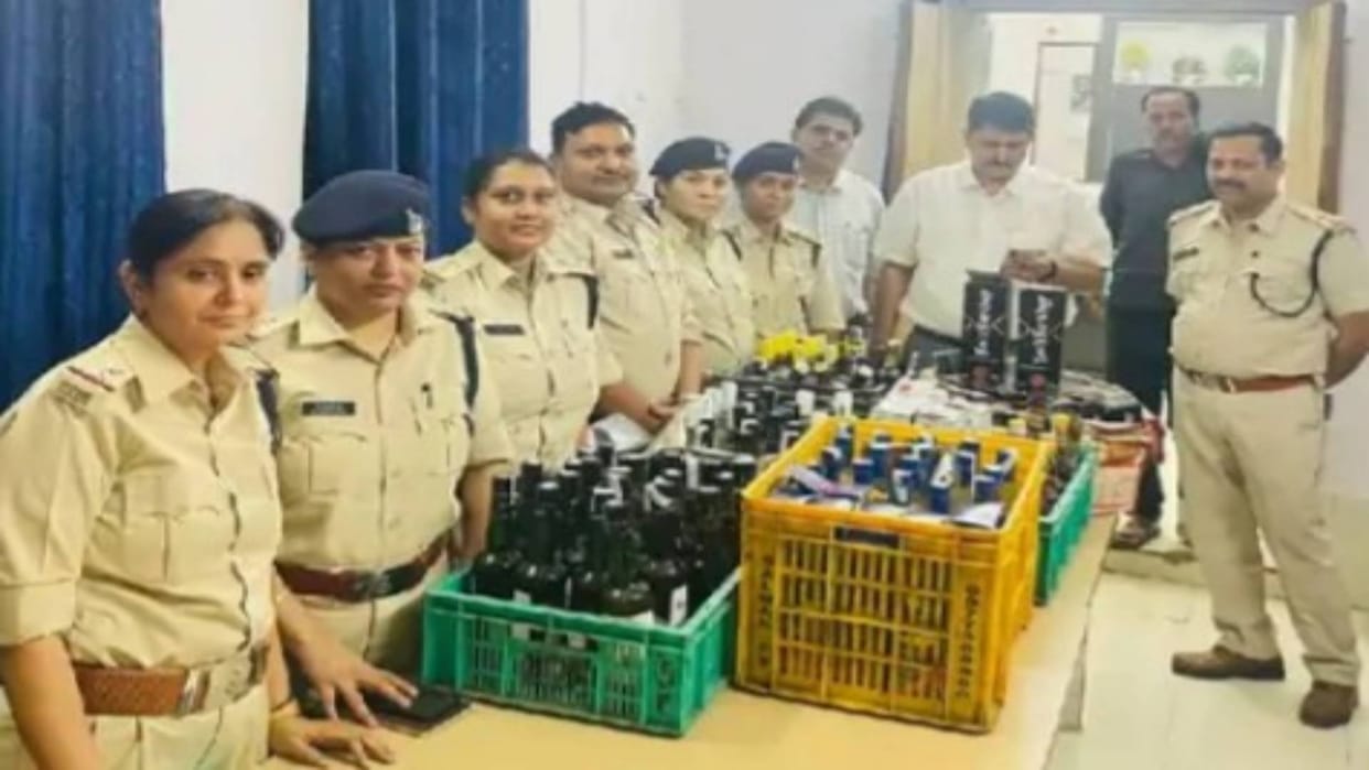 Bhopal News He had hidden liquor by making basement inside house used to do home delivery