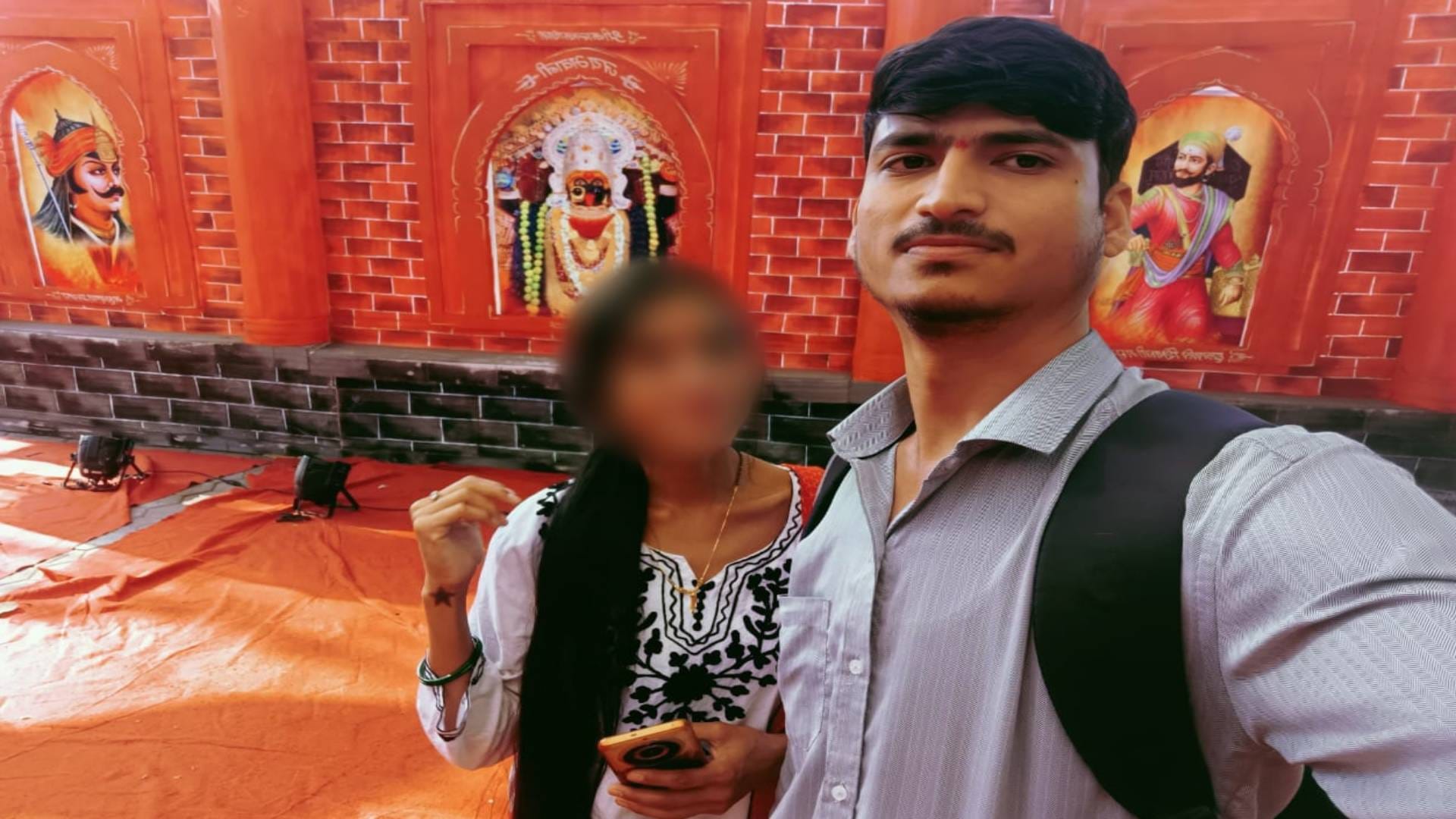 Sehore truth came out before second marriage boy turned out to be married he held girl feet and apologized