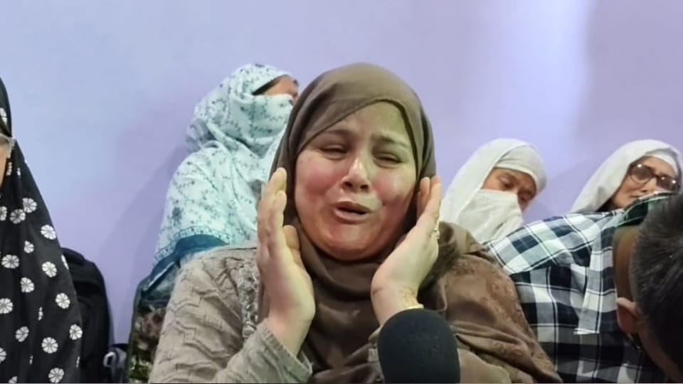 Pahalgam Attack Pakistani Woman Married in Kashmir Request 'Don't Send Me Back News in Hindi