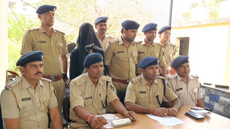 Bihar: रंगदारी की रकम लेने पहुंचे बदमाशों से पुलिस की मुठभेड़, एक के पैर में लगी गोली; कई सामान भी बरामद