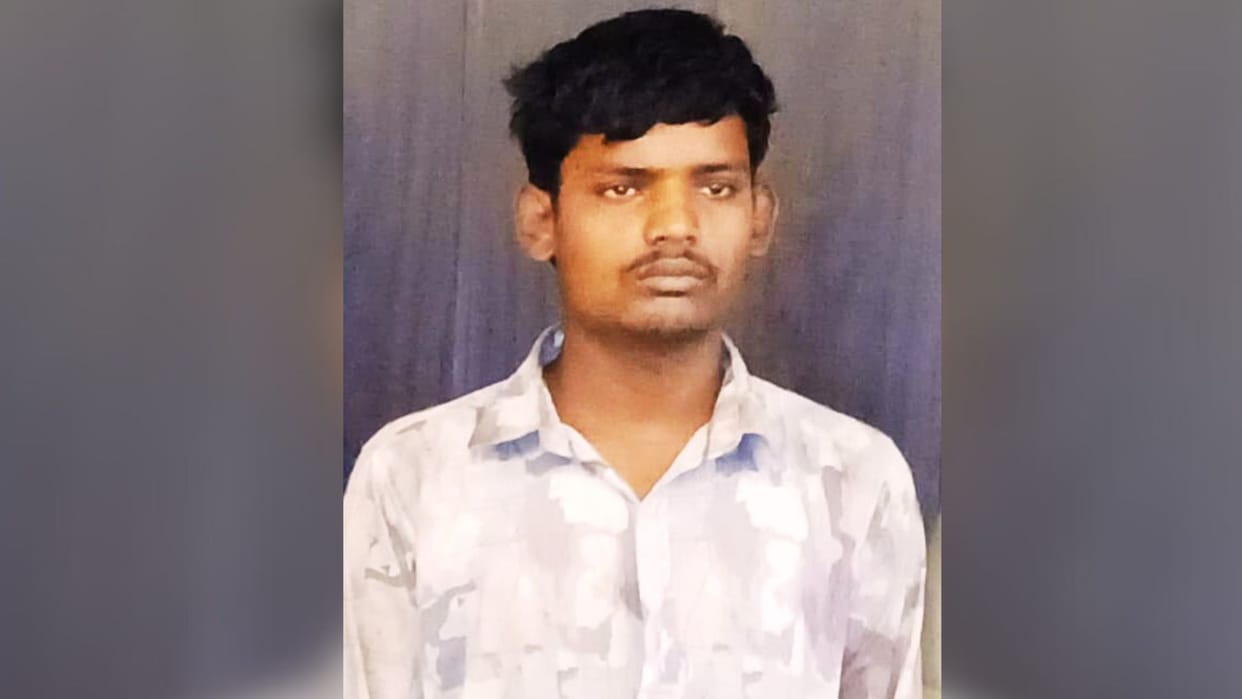 encounter in Azamgarh Robbery accused arrested two miscreants fled robbed father of groom in marriage hall