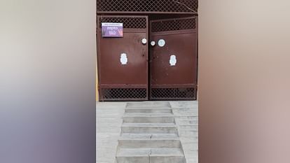 प्रयागराज डबल मर्डर: घर में दो बार आया कातिल, दो घंटे तक खेलता रहा खूनी खेल; अरुण ने आखिरी बार इनसे की थी बात Prayagraj Double Murder Killer Visited Twice Spent Two Hours in House Shocking CCTV Footage Surfaces