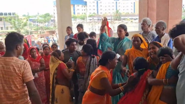 Bihar News: हाई वोल्टेज करंट की चपेट में आकर दो युवकों की मौत, परिवार में मचा कोहराम; जांच में जुटी पुलिस