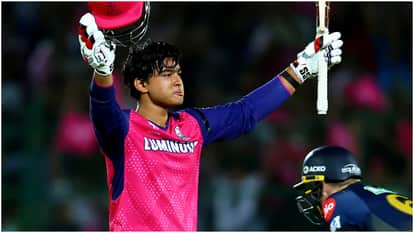 RR vs CSK IPL Live Score: Rajasthan Royals vs Chennai Super Kings T20 Today IPL Match Scorecard Updates