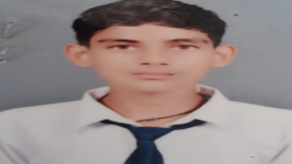 Body of a teenager drowned in Ganga found