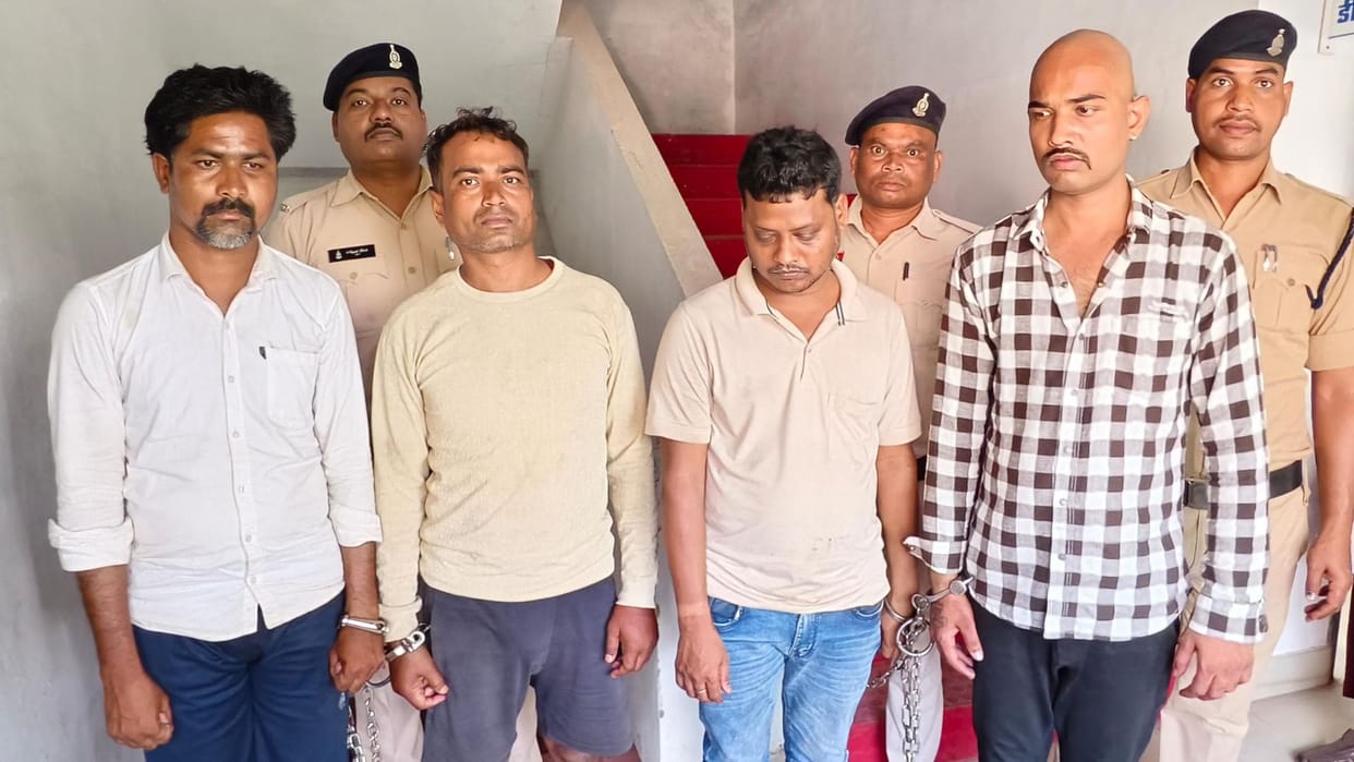 Dhamtari police arrested four accused in theft case