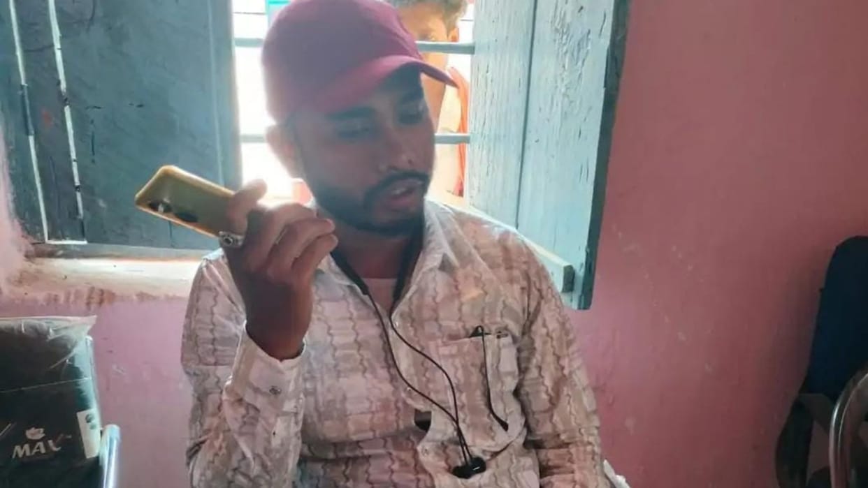 he cheated villagers of lakhs of rupees in name of Pradhan Mantri Awas Yojana By becoming a government officer