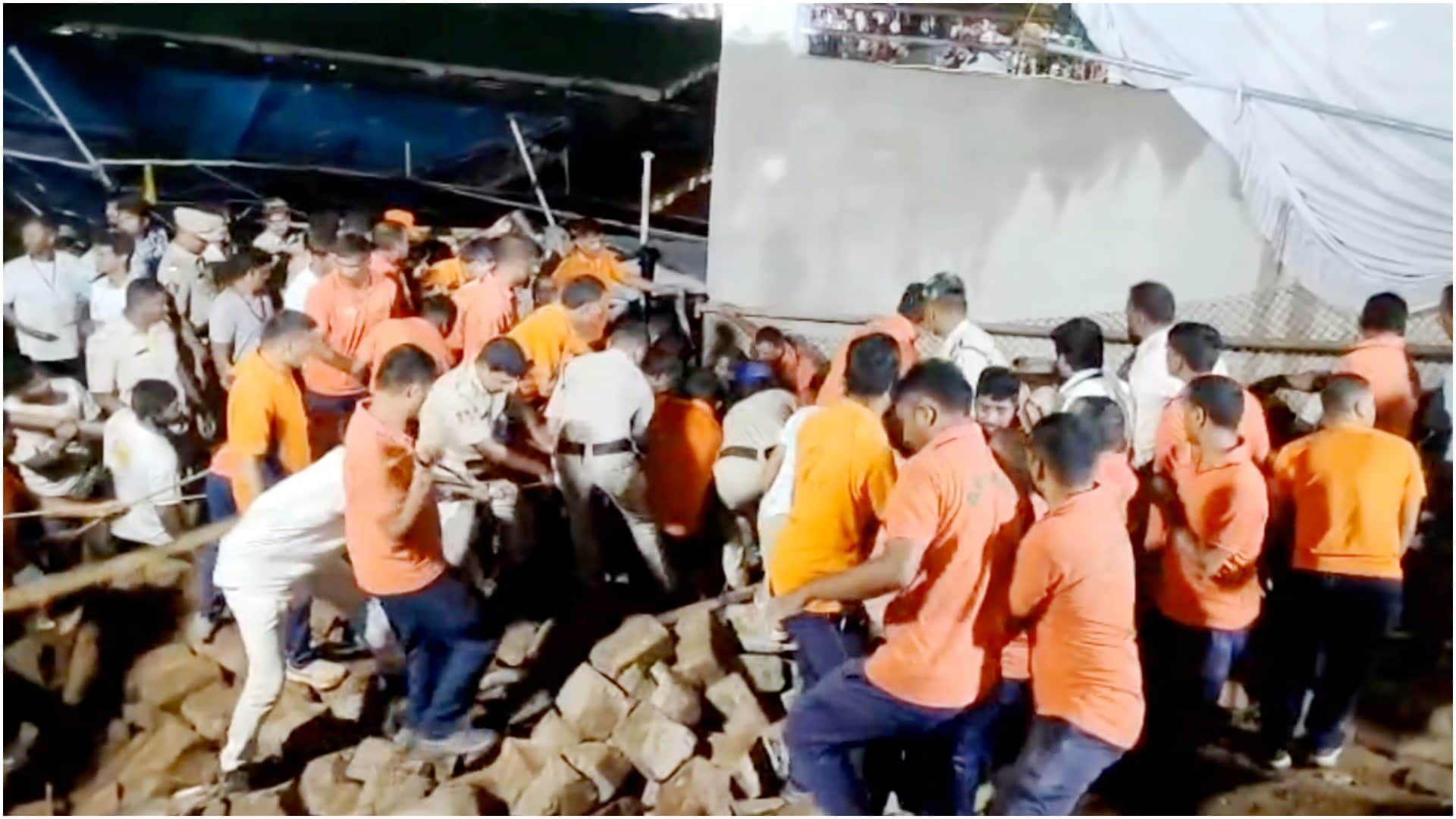 Visakhapatnam Temple Tragedy Several killed in temple wall collapse in Andhra Pradesh Details in Hindi