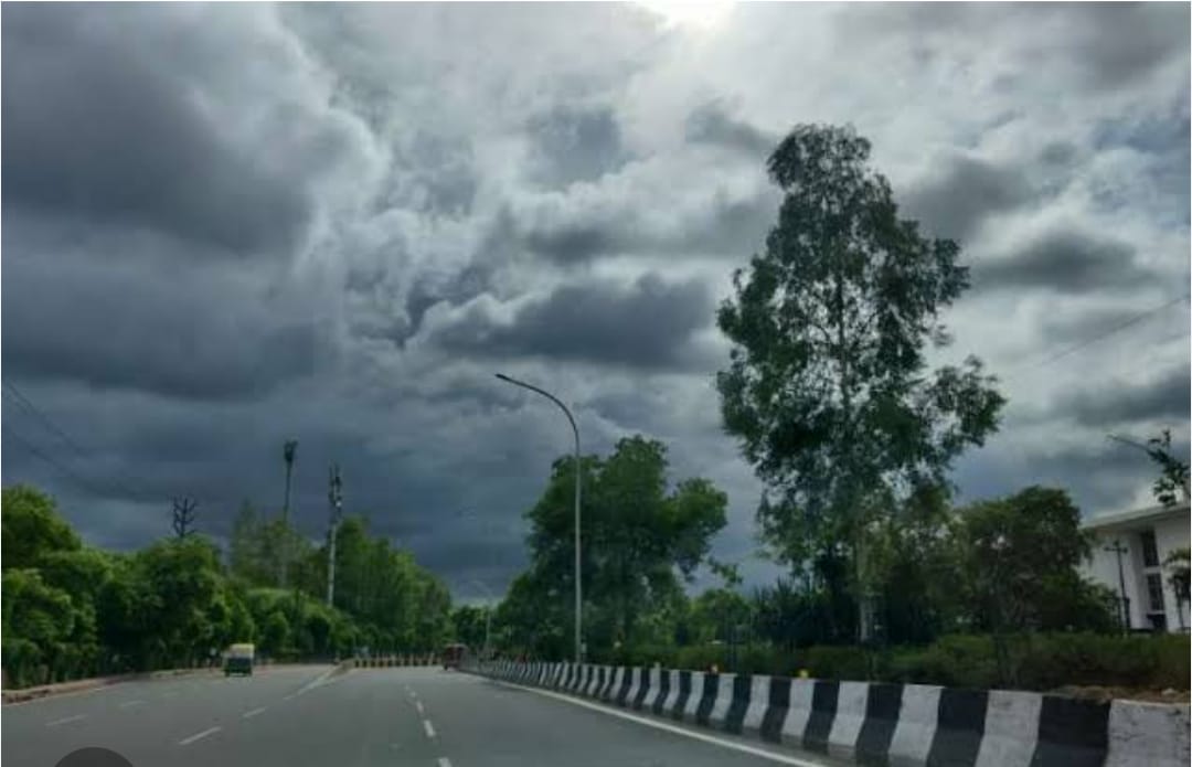 MP Weather Today: There are two types of weather in Madhya Pradesh, somewhere it is raining and somewhere it i