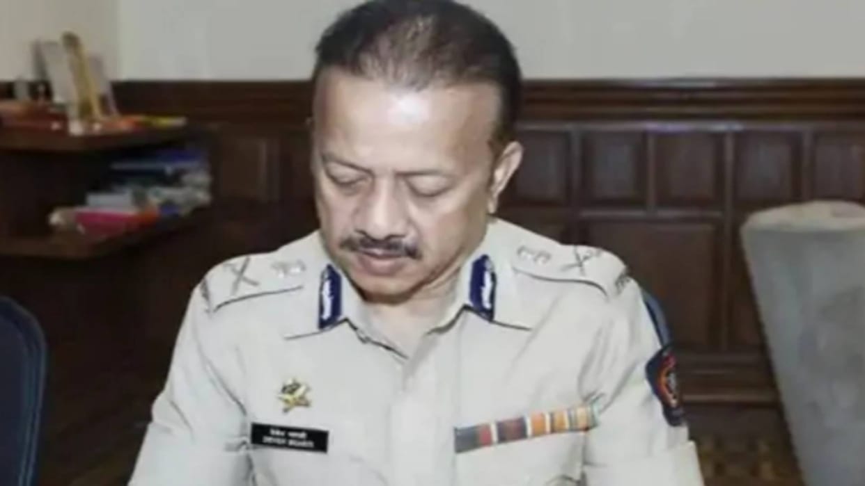 Deven Bharti who investigated 26/11 attack became Mumbai Police Commissioner connection with Darbhanga Bihar