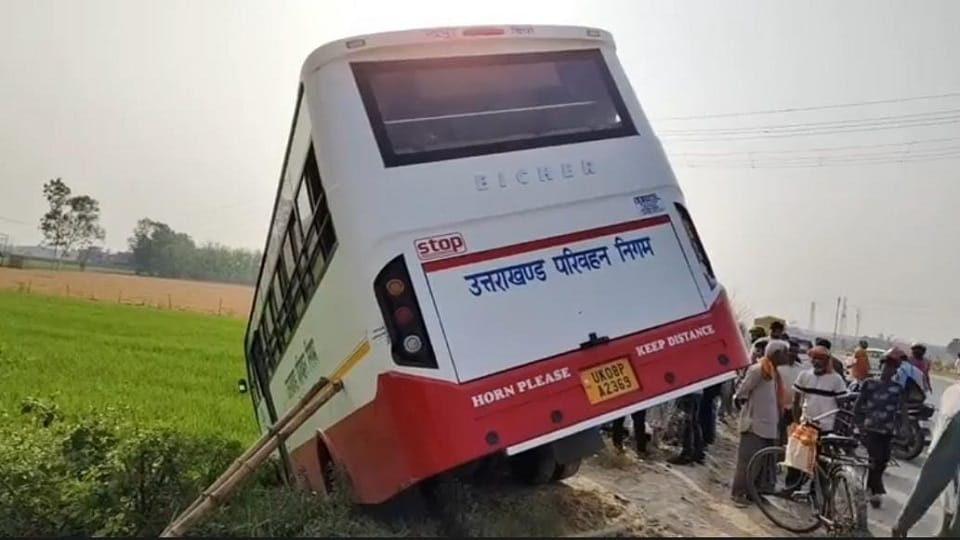 A major bus accident was averted on Rudrapur National Highway