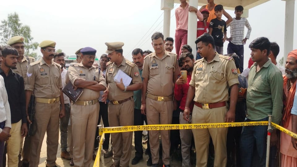 Sambhal: Bloody conflict over MNREGA road, one killed in firing, three injured, police searching accused