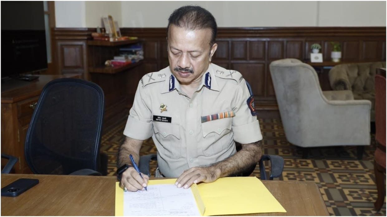 Deven Bharti to be the new Police Commissioner of Mumbai Vivek Phansalkar is retiring today