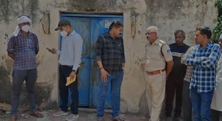 घटनास्थल पर पहुंची पुलिस