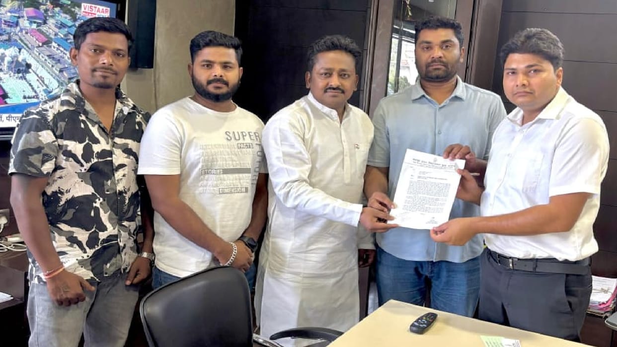 Youth Congress North Assembly President submitted a memorandum to Municipal Corporation Commissioner in Raipur