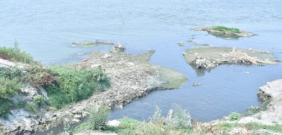 Kanpur Dirty water from tanneries in Ganga diesel money in pocket officials said action will be taken