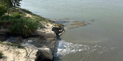 Kanpur Dirty water from tanneries in Ganga diesel money in pocket officials said action will be taken