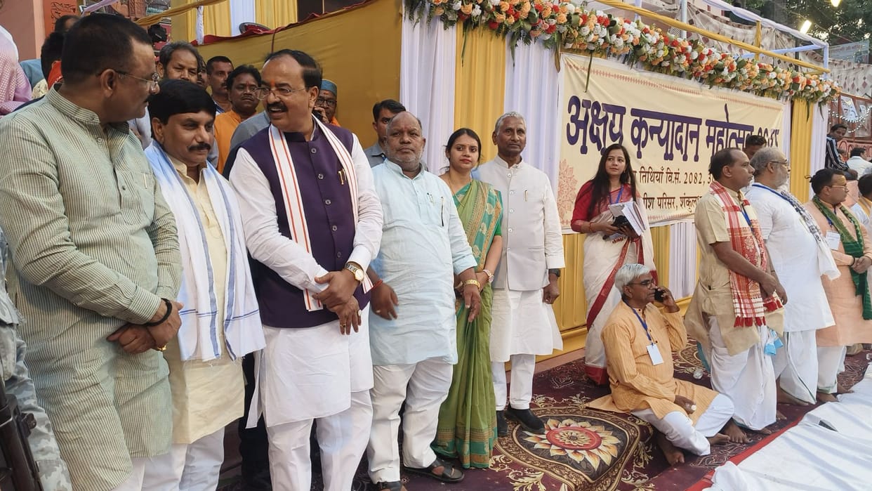 Controversy over Akhilesh yadav poster with Ambedkar BJP protests submitted letter to Governor