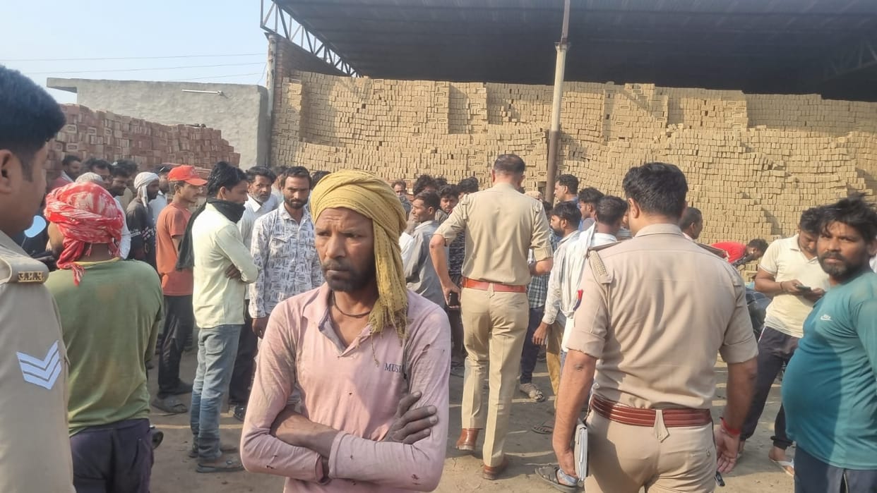 Muzaffarnagar: Four workers buried under a wall that collapsed at a brick kiln, two died tragically