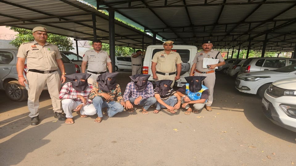 5 youths attacked hotel owner in Fatehabad