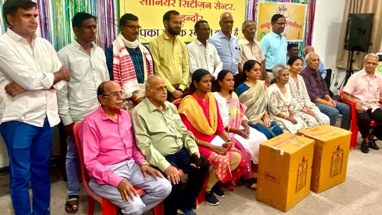 Free computers distributed to government school children