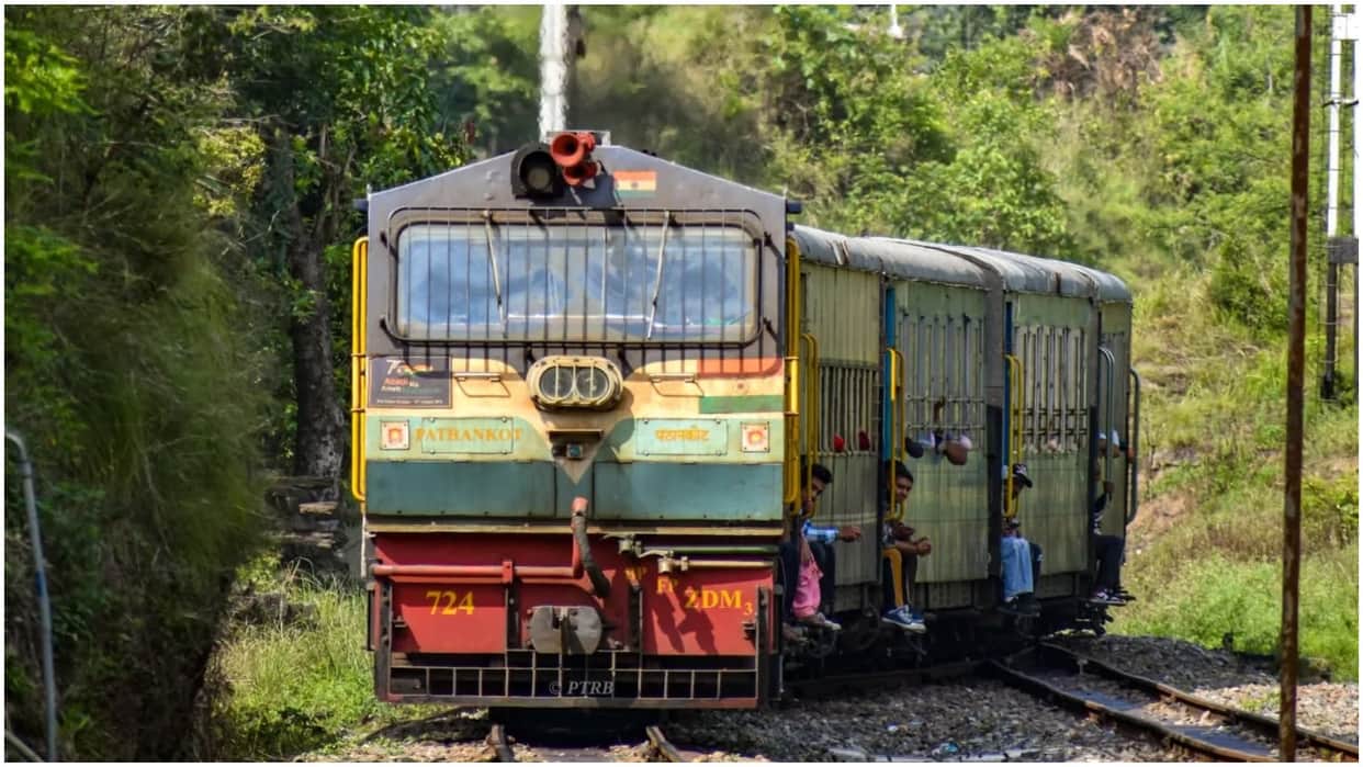 June Travel Destination Places to Avoid in June Month Travel Tips in Hindi