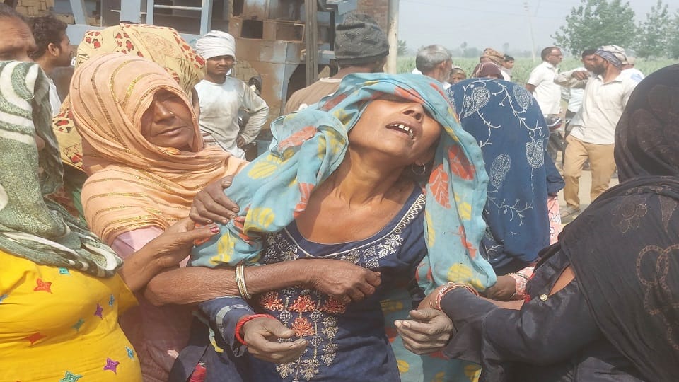 Two died due to wall collapse: Life died in the debris, only tears, sorrow, anger and mourning remained.