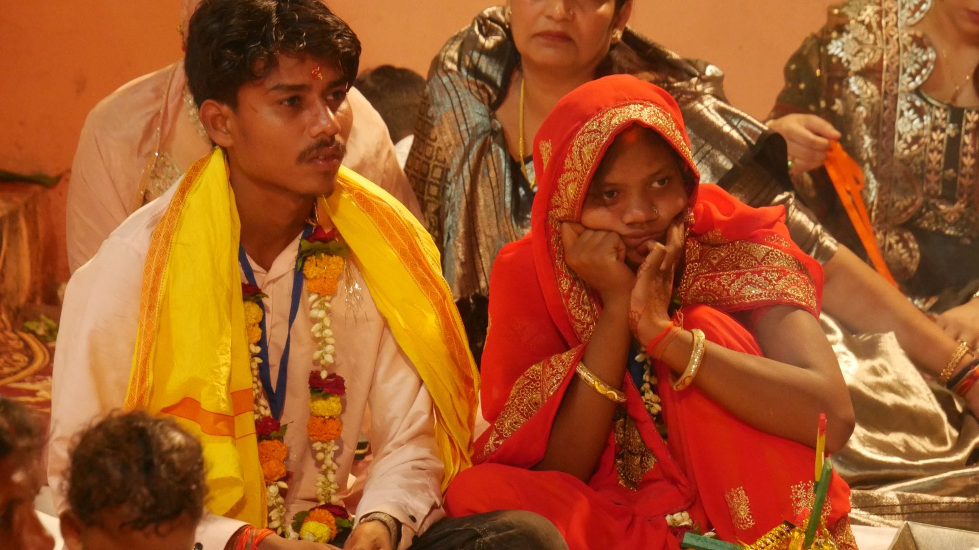 Amazing wedding photos of 125 couples at Akshaya Kanyadan Mahotsav in varanasi
