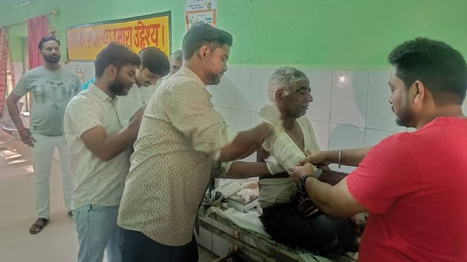 Tiger attack farmer in Sitapur condition critical panic spreads in area