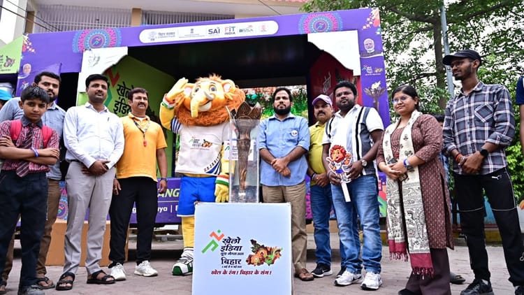 Bihar News : खेलो इंडिया यूथ गेम मशाल पहुंचा वैशाली, डीएम ने कहा- बिहार की मेजबानी गौरव की बात