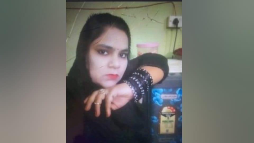 UP Bijnor farooq murder Case wife had sold her earrings and bought a pistol for her lover After Farukh murder