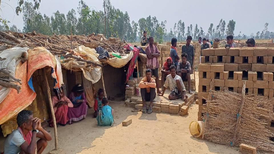 body of laborer was found in garden in Barabanki injury marks were found on head and body