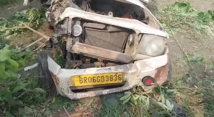 Bihar News: ट्रक और पिकअप की टक्कर में पिकअप चालक की दर्दनाक मौत, आक्रोशित ग्रामीणों ने किया सड़क जाम