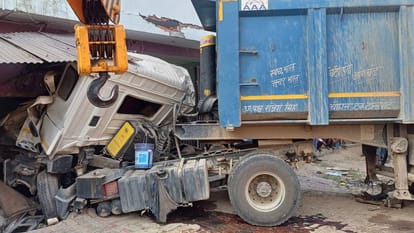 Head-on collision between dumper and Bolero in Barabanki two people died and five injured